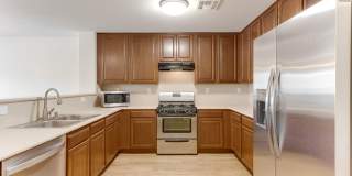 Charming 3-Bedroom Townhome in 89044 with Gated Porch, Walk-In Pantry & Spacious Primary Suite Gallery 6