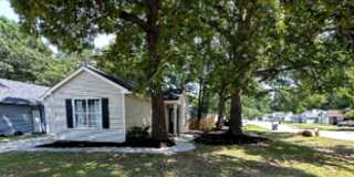Fenced in 3 Bedroom Home Close to Base! Gallery 1