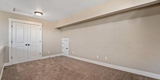 Close proximity to Old Mill District and downtown Gallery 37