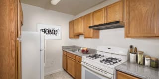 Iverson Towers Apartments & Anton House Apartments Gallery 4