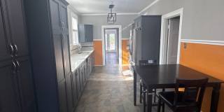 5BR/2.5 Bath in Prime 12 South | Park-Facing | Two Sunrooms | Walkable Luxury Living Gallery 9