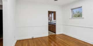 212 FREDERICK Avenue S Gallery 19