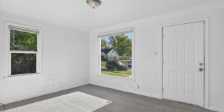 $1250 3 bed Bungalow Gallery 3