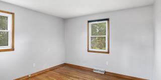 102 Roosevelt Road Gallery 18