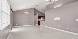 5065 Knightsbridge Circle North Gallery 1