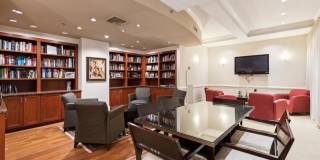 1500-00 CHESTNUT Street Gallery 23