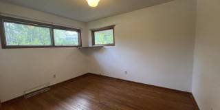 1906 E. Maxwell Gallery 10