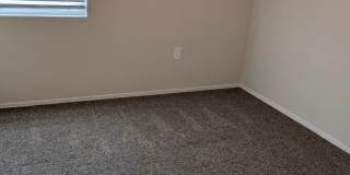 1831 W Broadway Gallery 15