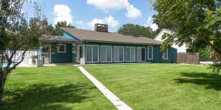 Waterfront Luxury Living – 4 Bed / 3 Bath – Over 2,600 Sq Ft Gallery 61