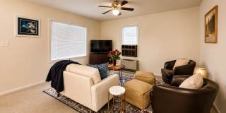 Charming Downtown Historic Fully Furnished Rental Gallery 3