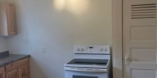 Charming 2 bedroom 1 bath home on large corner lot in desirable part of Springfield Gallery 9