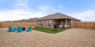Modern 3BR Retreat Near TTU | Stylish Fully Furnished Home with Spacious Backyard Gallery 5