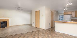 Pebble Creek Village Apartments Gallery 11