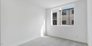 Coming Soon! Modern 2 Bed, 2 Bath Condo in Prime Ontario Location. Gallery 18