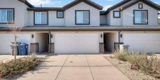 A Lovely 3 Bedroom Townhome designed for Elevated Living! Gallery 1