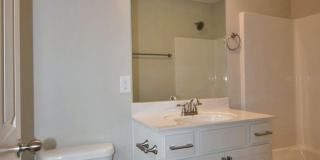 Gorgeous luxury 2BD/2.5BA M'boro townhome w/garage, washer/dryer, across from MTSU! Gallery 16