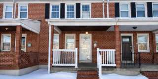Well-Maintained 4BR Townhome in Prime Baltimore Location Gallery 1