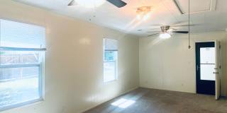 4 Bedroom Home with Large Family Room, Huge Fenced Yard, Workshop & Pool Gallery 37