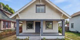 Nice home, close to shopping large yard Gallery 1