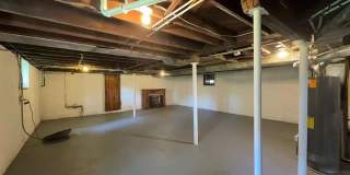 25 W Broadway Street Gallery 16