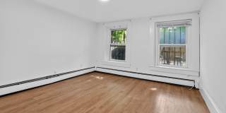 16 Yarmouth St., 1 Gallery 8