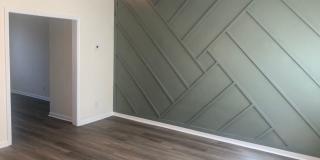 Beautiful Renovated 3BR/2BTH Brick Townhome Gallery 16