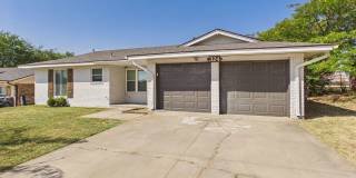 324 NW Compass Gallery 1