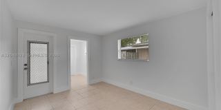 808 SW 12th Ct Gallery 14
