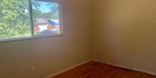 Home with Tons of Space!! Gallery 9