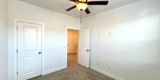 Townhome in Woodland Estates - Pool Access Gallery 17