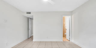 2510 Riverside Drive Gallery 37