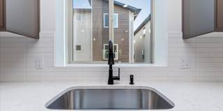 BRAND NEW 3 bed 3.5 bath townhouse Gallery 11