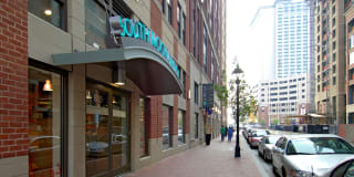 The Promenade at Harbor East Gallery 17