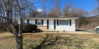 Newly Renovated 3 Bedroom, 2 Bathroom Home - 1200 sqft Gallery 1