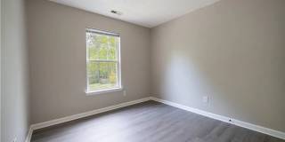 Room in 5 Bedroom Home at Feldspar Way Gallery 21