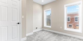 Parkside Haven: Contemporary 2-Bedroom Row Home Near Patterson Park Gallery 26