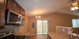 Townhome - 2 bedrooms, 1 bathroom & 1 car garage - NO A/C! NO PETS ALLOWED! Gallery 9