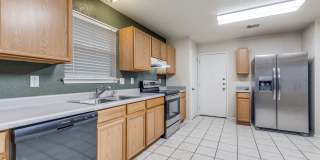 BEAUTIFUL 4-BEDROOM HOME NEAR UTSA Gallery 9