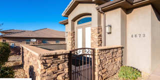 Stunning 2 Bedroom Fully Furnished Home. Community Pool & Mini Golf! Gallery 16