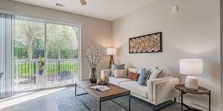 The NinetyNine Gallery 17