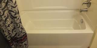 Beautiful Renovated Four bedroom Townhome Gallery 18