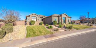 Stunning 2 Bedroom Fully Furnished Home. Community Pool & Mini Golf! Gallery 10