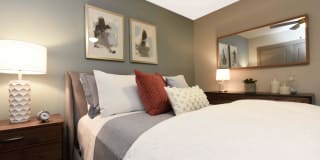 The Everly Gallery 11