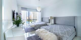 3250 NE 188th St Gallery 21