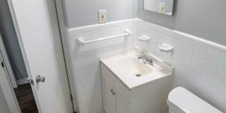 2 Bedroom / 1 Full Bath - Gallery 16