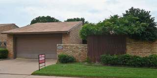 2 Bed 2 Bath HOA Property Gallery 1