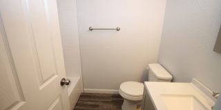 Brand new 3bdr 3bath duplex walking distance to Downtown Colorado Springs Gallery 18