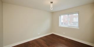 7074 N RIDGE Boulevard Gallery 17