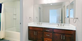 2bd, 2.5 bath, 1car garage w parking in driveway Gallery 8