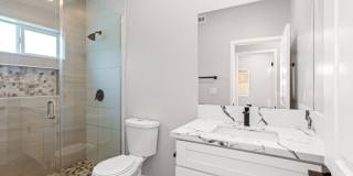 Private balcony + private patio! Gallery 8